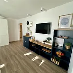 New Lunarglow 3-room With Free Parking