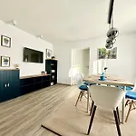 New Lunarglow 3-room With Free Parking * Ljubljana