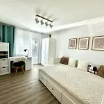 New Lunarglow 3-room With Free Parking *