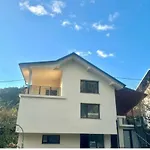 New Lunarglow 3-room With Free Parking * Ljubljana