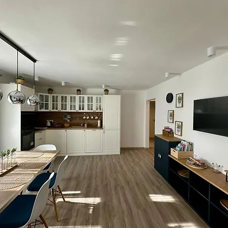 Апартаменты New Lunarglow 3-room With Free Parking