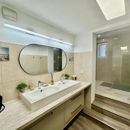 New Lunarglow 3-room With Free Parking דירה