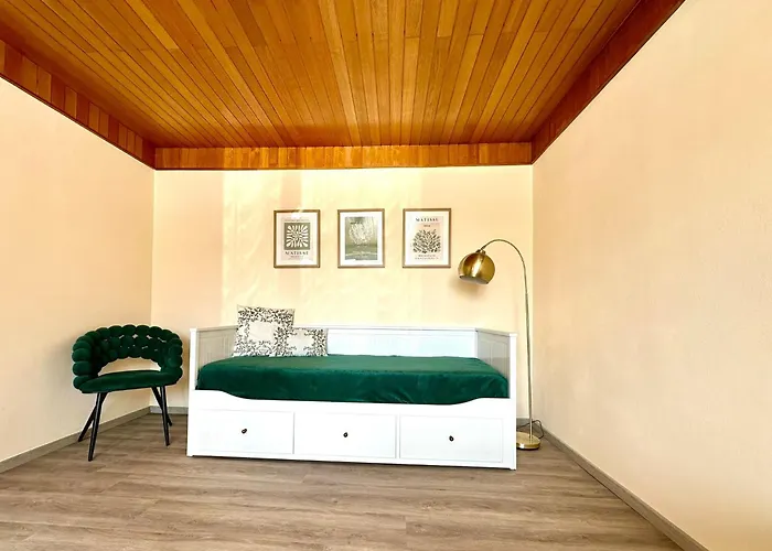 New Lunarglow 3-room With Free Parking Апартаменты