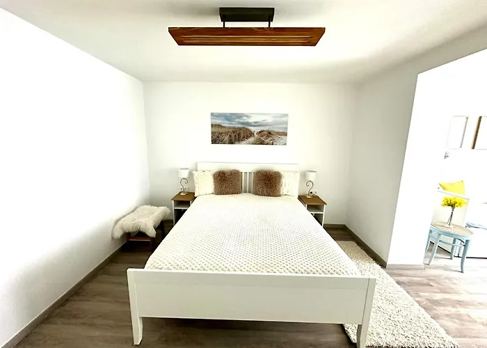 Апартаменты New Lunarglow 3-room With Free Parking