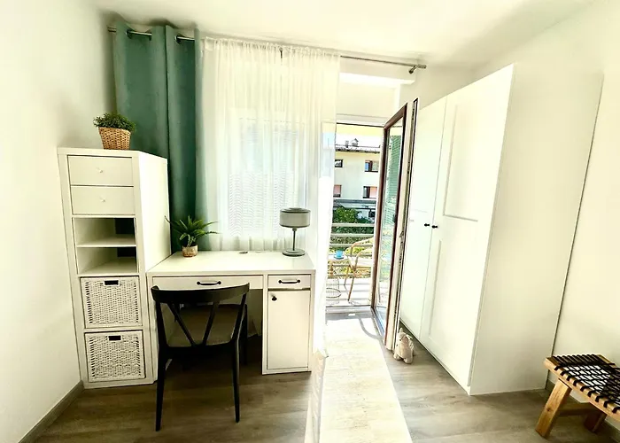 New Lunarglow 3-room With Free Parking 아파트 류블랴나