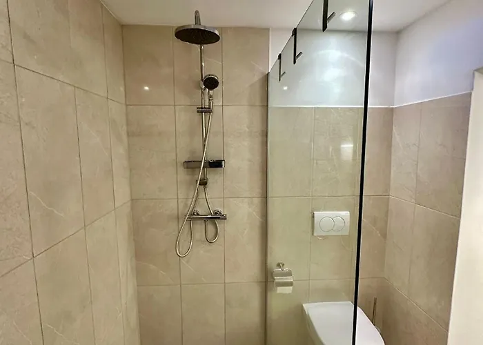 New Lunarglow 3-room With Free Parking 류블랴나