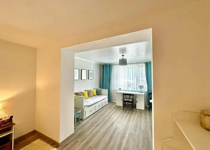 Апартаменты New Lunarglow 3-room With Free Parking *