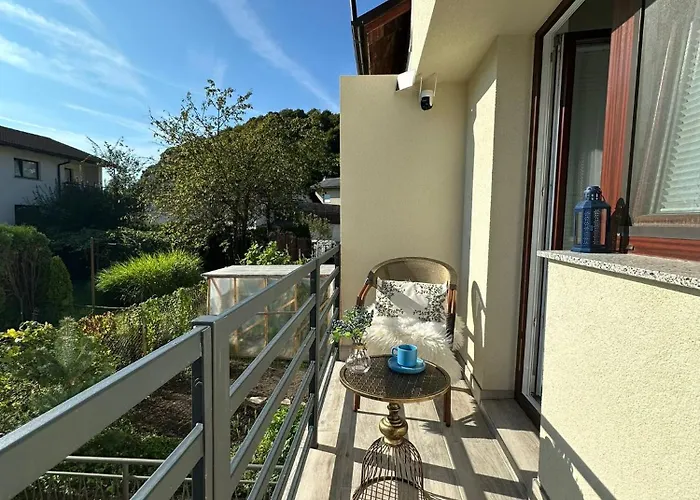 New Lunarglow 3-room With Free Parking *