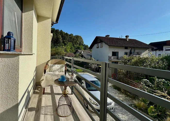 New Lunarglow 3-room With Free Parking Διαμέρισμα