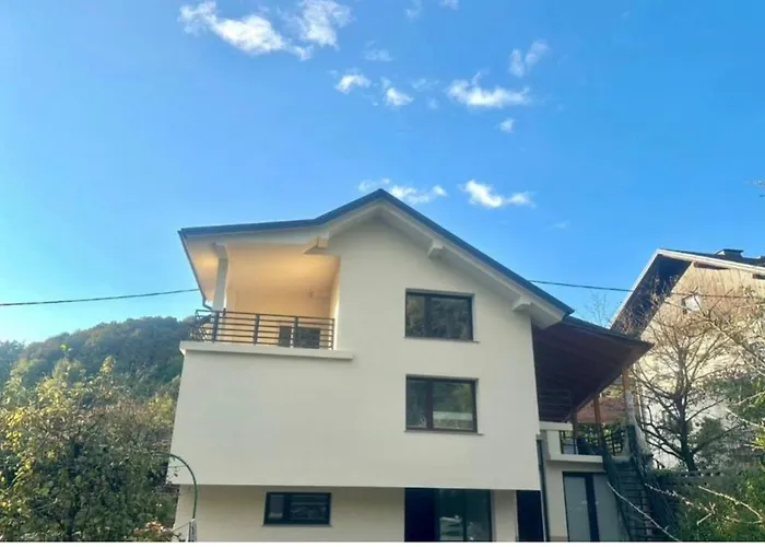 New Lunarglow 3-room With Free Parking * 류블랴나