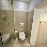 New Lunarglow 3-room With Free Parking Apartman