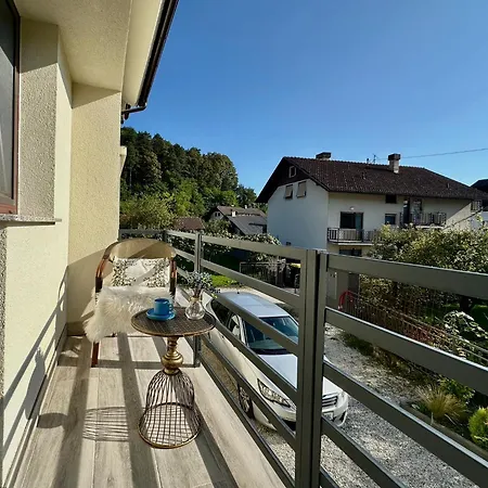 New Lunarglow 3-room With Free Parking Apartman